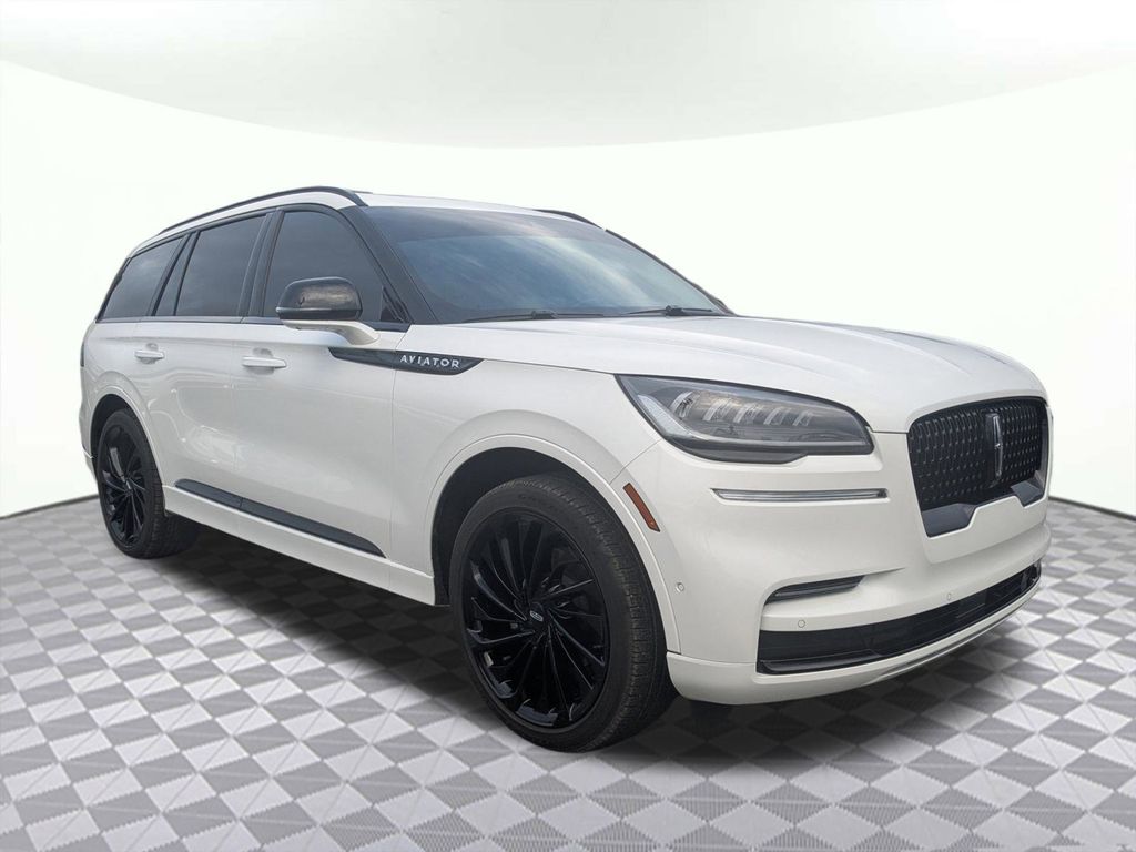 White Metallic 2024 Lincoln Aviator Reserve RWD SUV / Crossover Rear-Wheel Drive Automatic