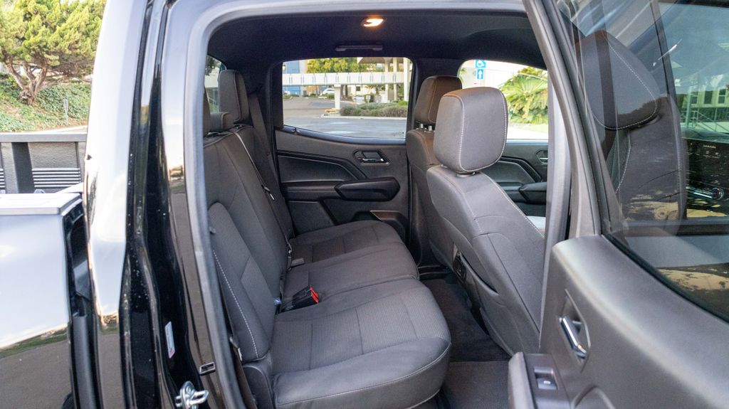 Used 2024 GMC Canyon Elevation 4D Crew Cab