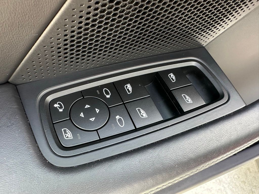 Thumbnail: 2024 Porsche Taycan - 19