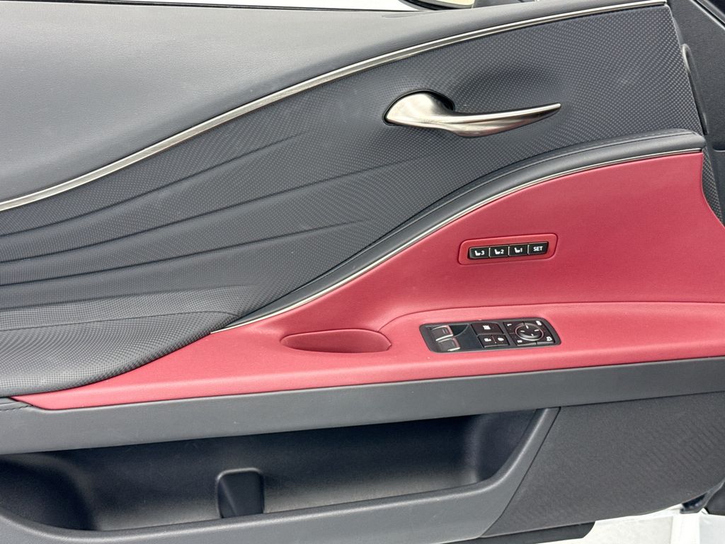 Thumbnail: 2024 Lexus LC - 20