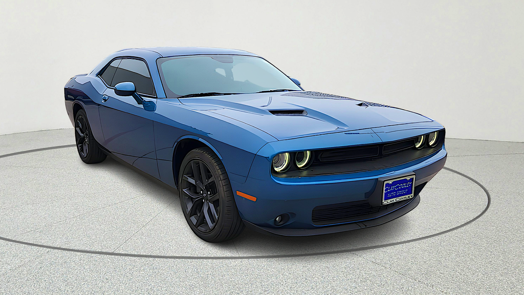 2021 Dodge Challenger SXT RWD