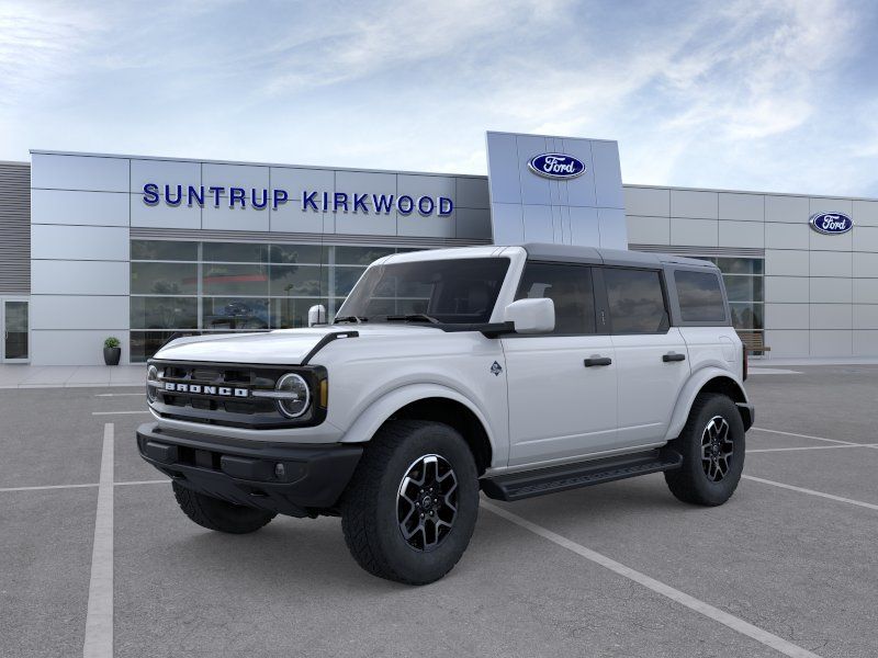 Oxford White 2026 Ford Bronco SUV / Crossover Four-Wheel Drive Automatic