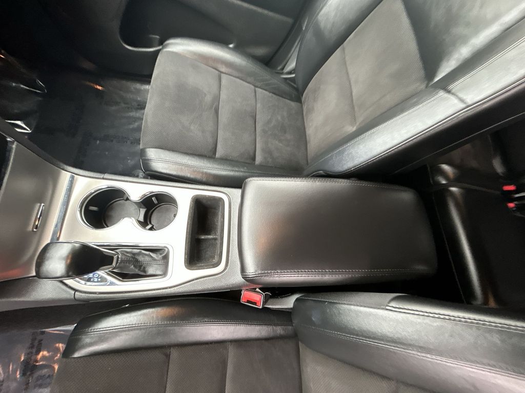 Thumbnail: 2021 Jeep Grand Cherokee - 21