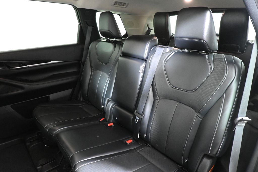 Thumbnail: 2023 INFINITI QX60 - 4