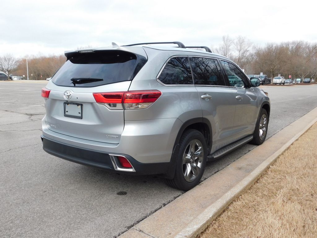 Thumbnail: 2018 Toyota Highlander - 4