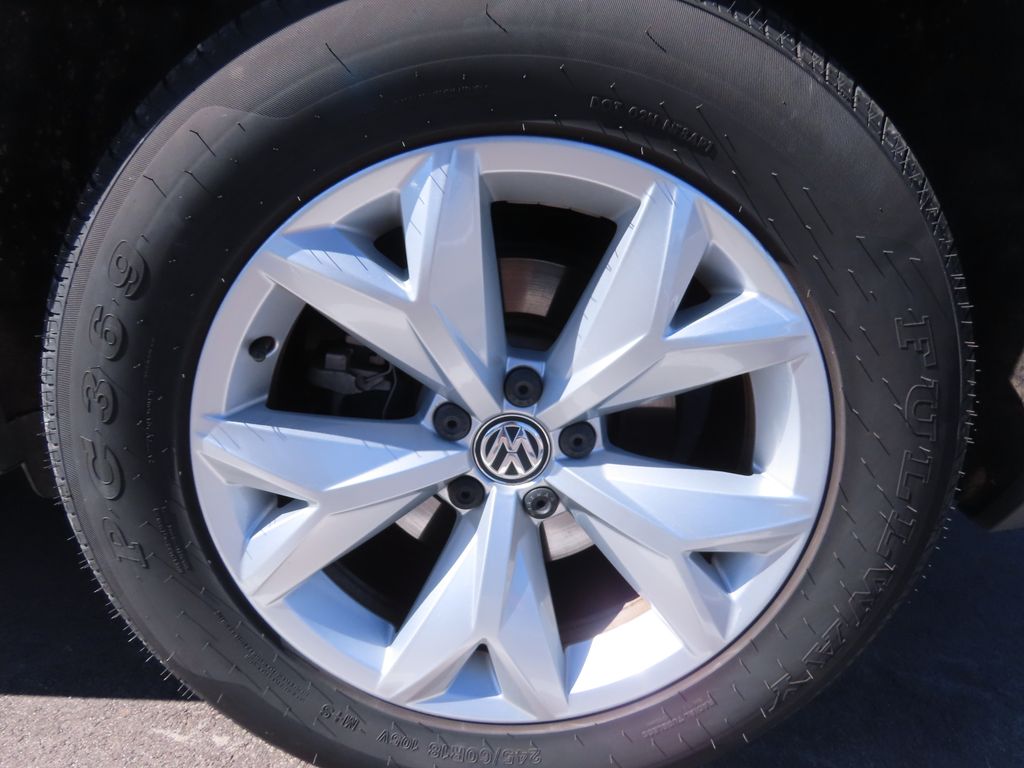Thumbnail: 2018 Volkswagen Atlas - 16