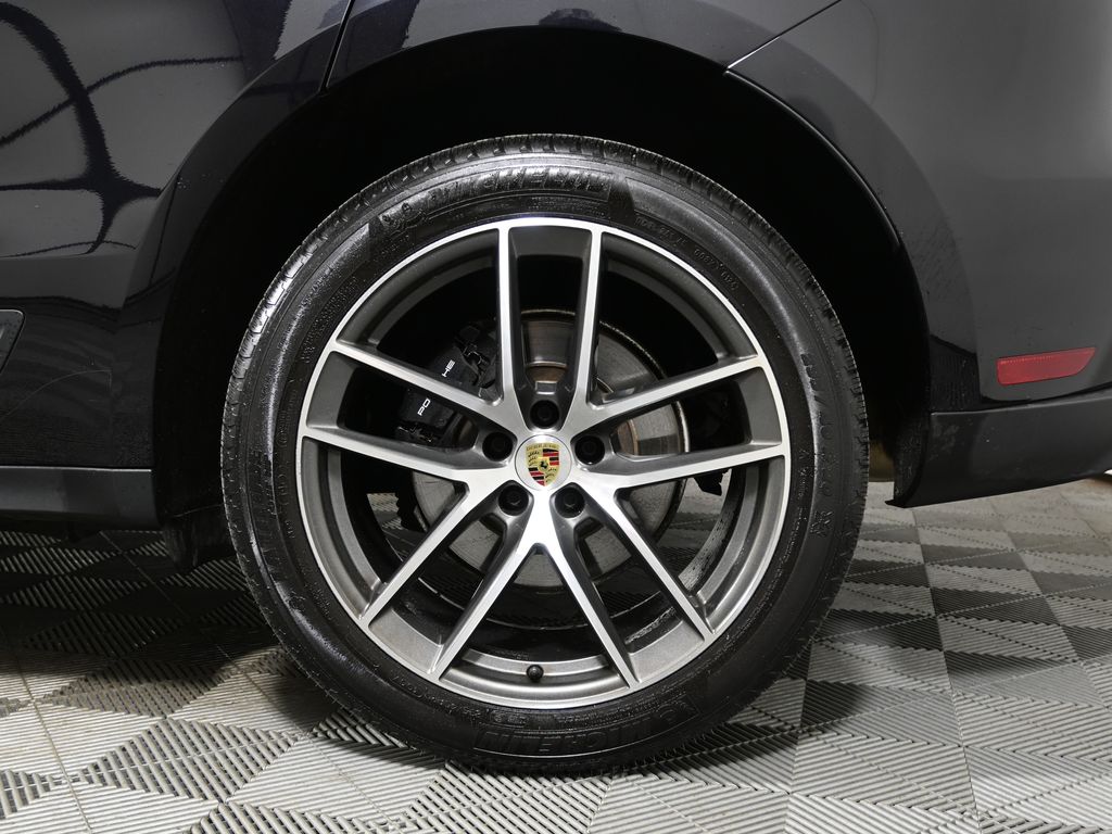 Thumbnail: 2024 Porsche Macan - 12
