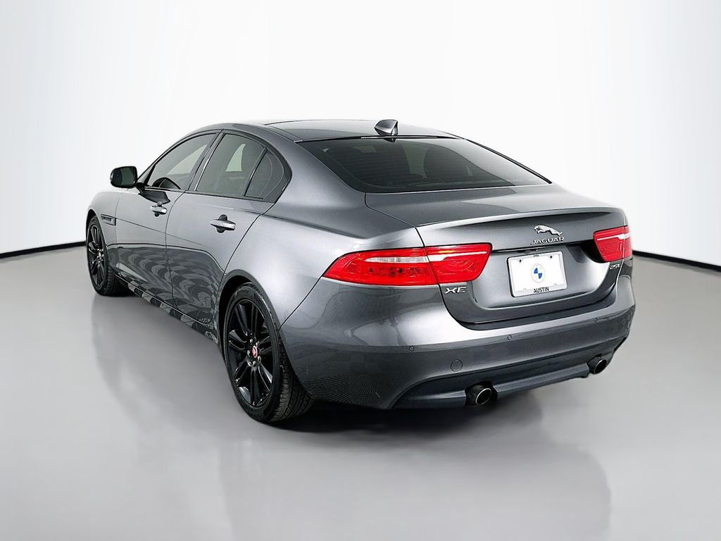 2017 Jaguar XE Prestige 7