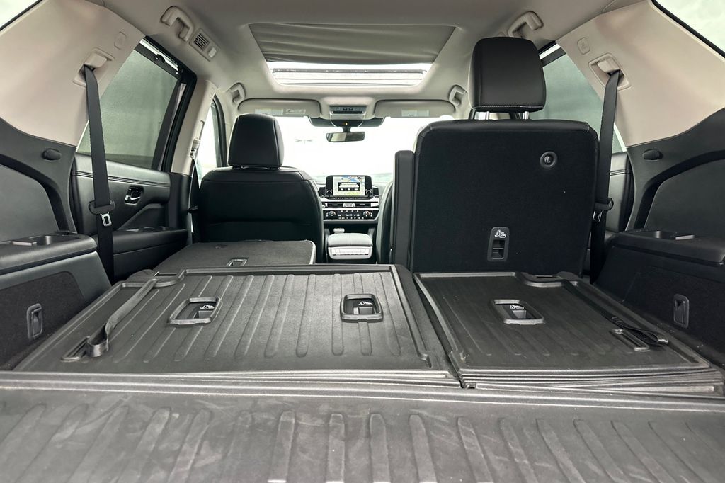 2025 Nissan Pathfinder Platinum - Photo 12