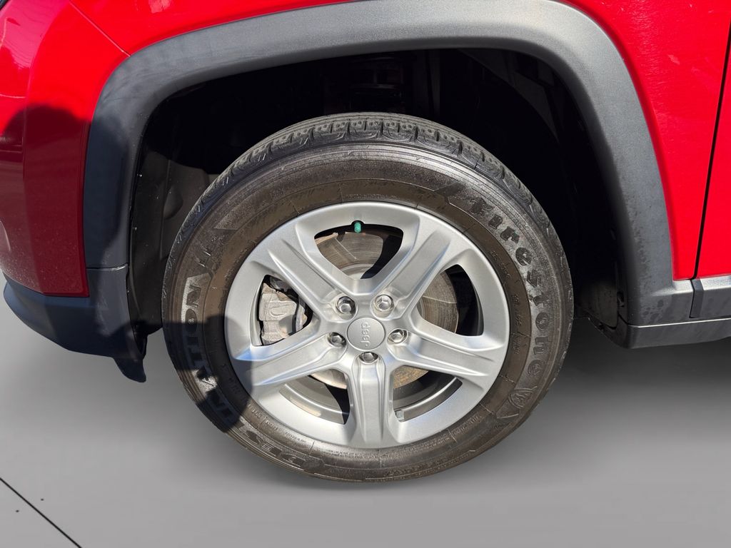 2023 Jeep Compass Latitude Red at South Hills CDJR