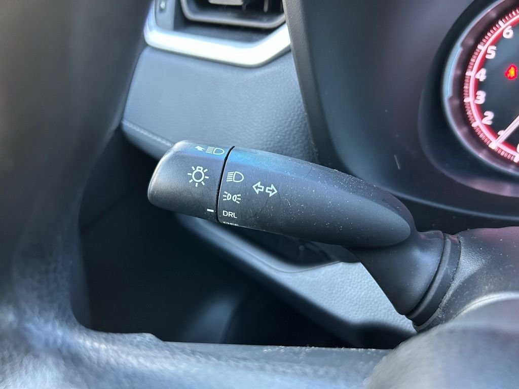 Thumbnail: 2023 Toyota RAV4 - 21