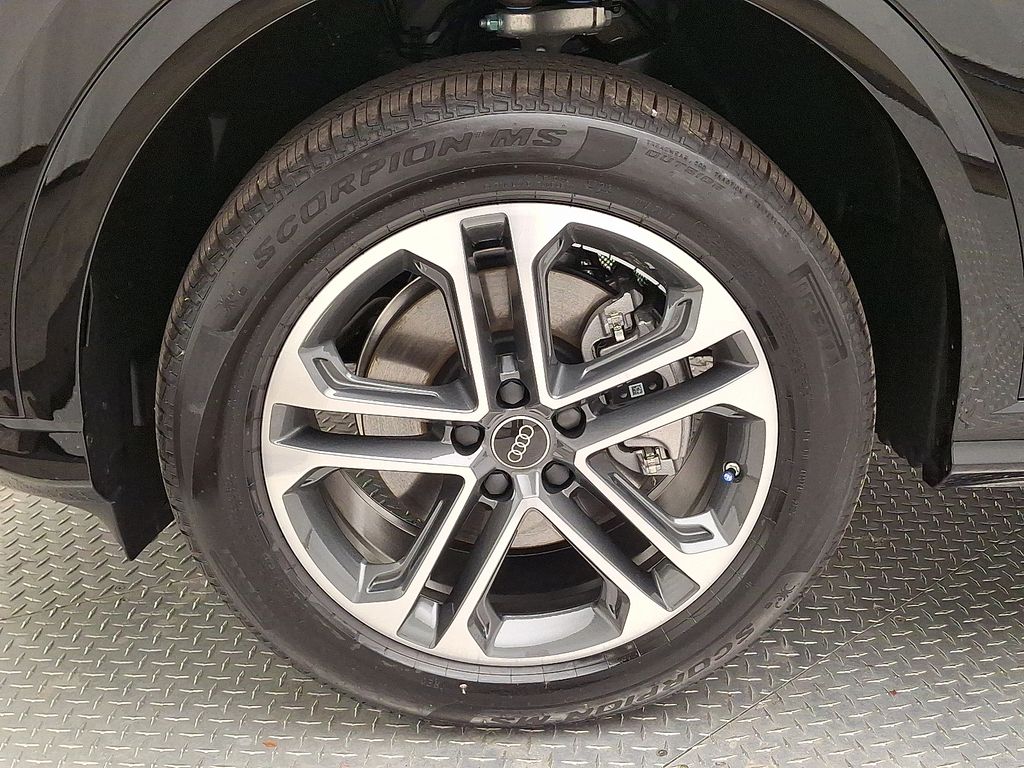 Thumbnail: 2025 Audi Q5 - 5