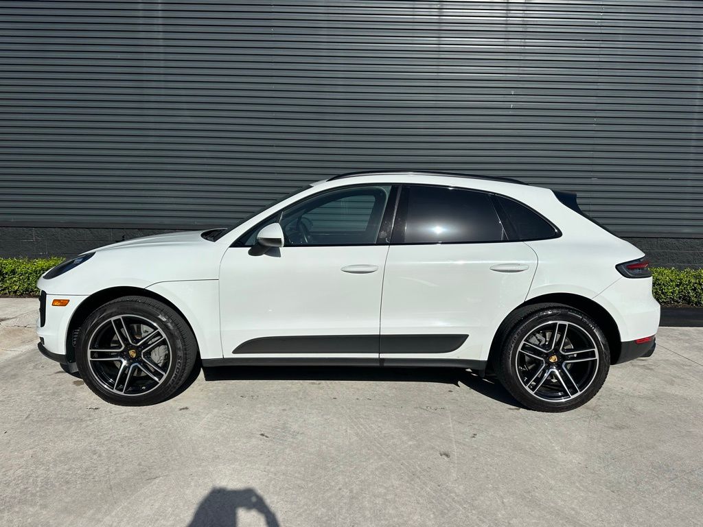 Thumbnail: 2020 Porsche Macan - 2