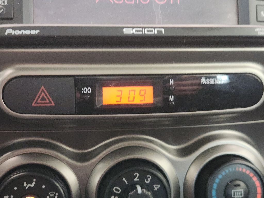 Used 2014 Gray Scion Base image 18
