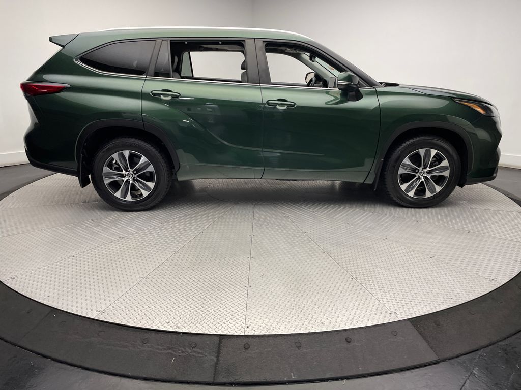 2023 Toyota Highlander XLE 4