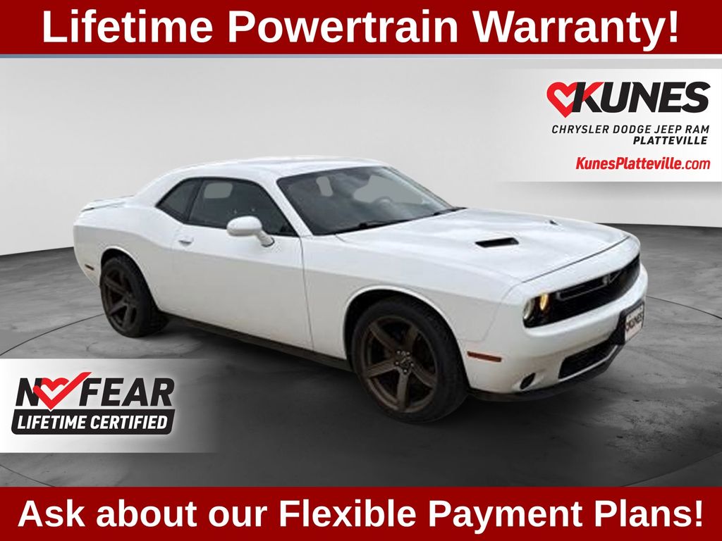 2019 Dodge Challenger SXT RWD