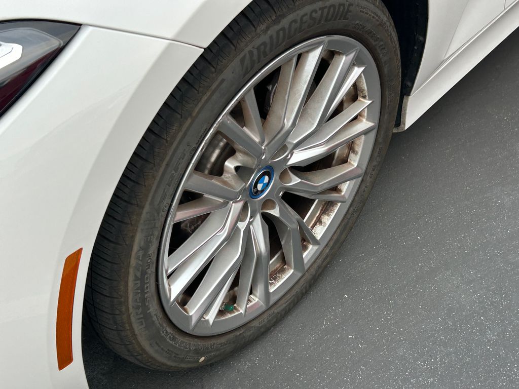 Thumbnail: 2023 BMW 3 Series - 3