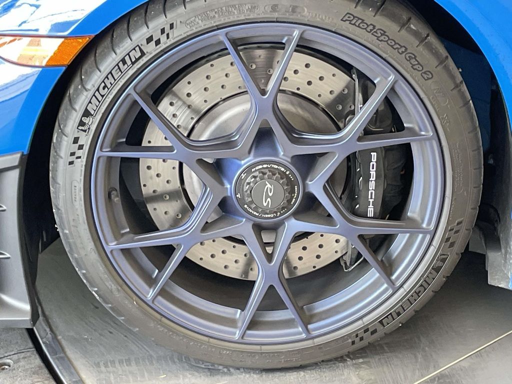 2025 Porsche 718 Cayman GT4 RS - 10