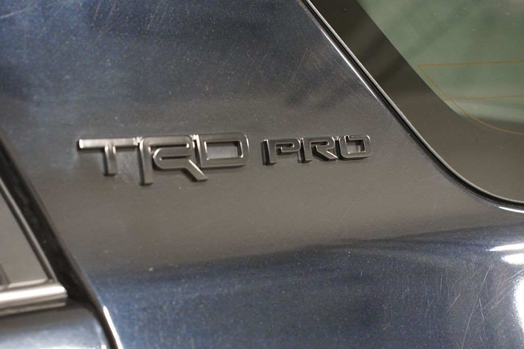 Thumbnail: 2022 Toyota 4Runner - 11