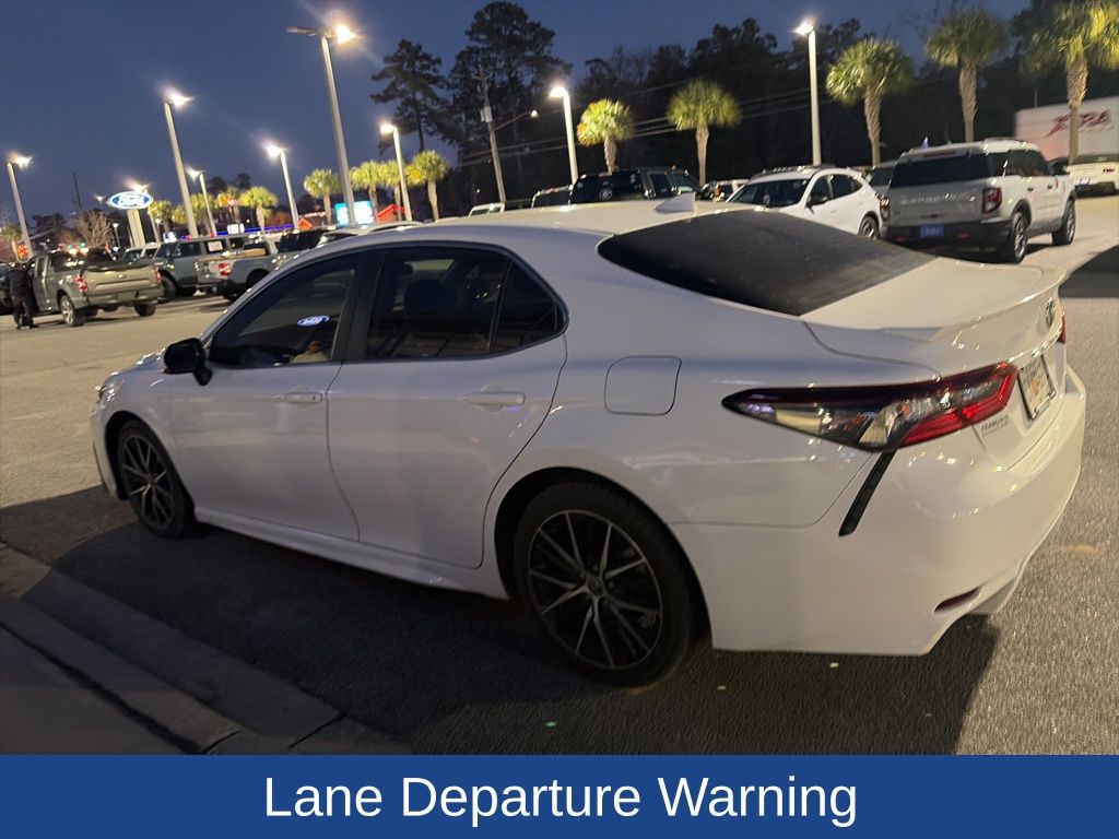 2024 Toyota Camry SE