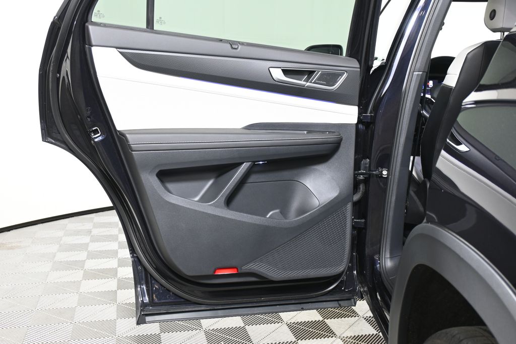 2024 Volkswagen Atlas SEL 31