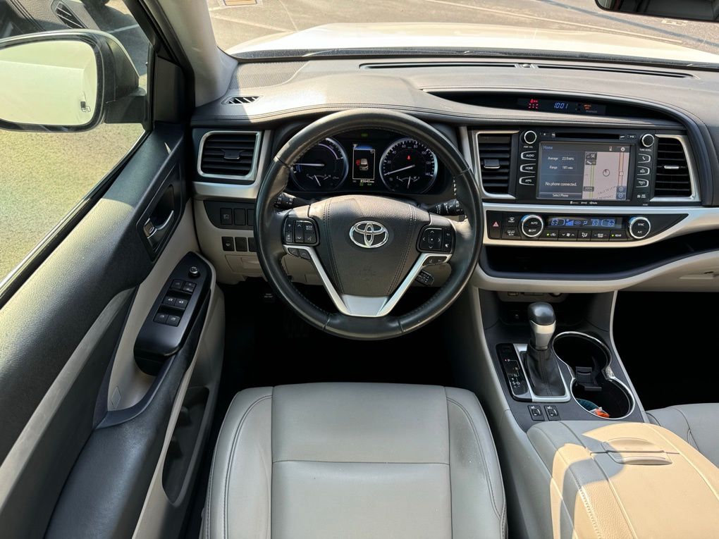 2019 Toyota Highlander Hybrid XLE 18