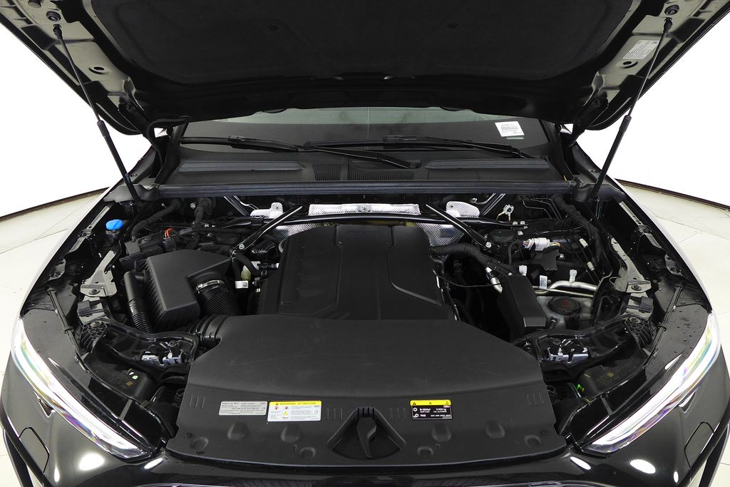 Thumbnail: 2025 Audi Q5 - 6