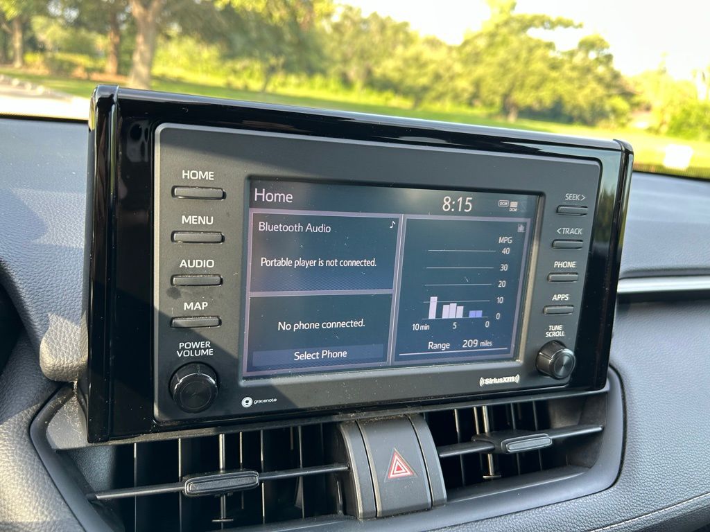 Thumbnail: 2021 Toyota RAV4 - 21
