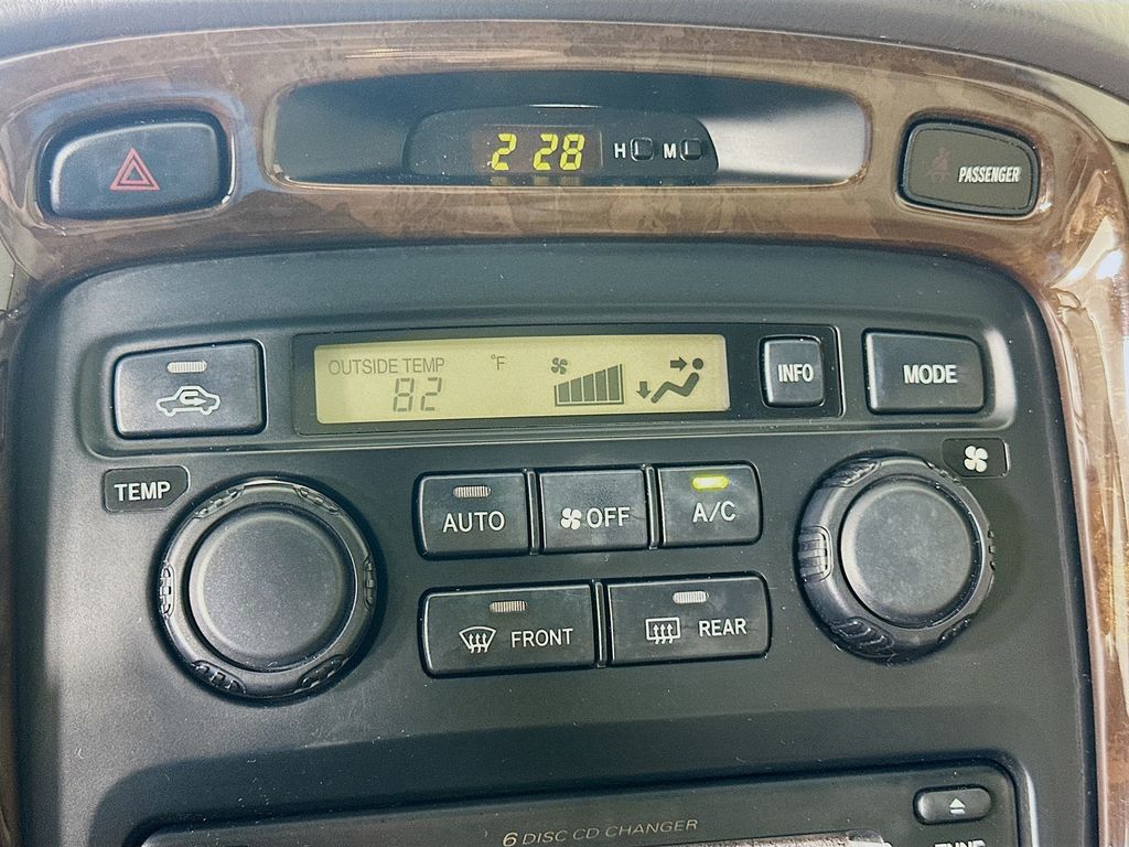 Thumbnail: 2003 Toyota Highlander - 14