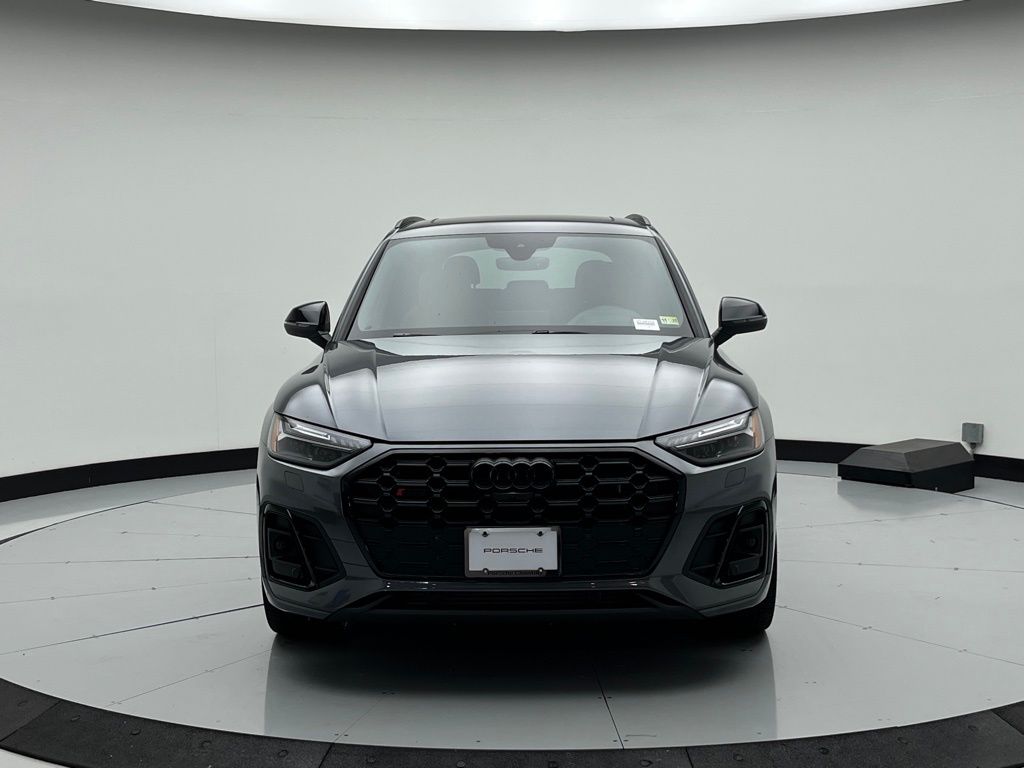 Thumbnail: 2022 Audi SQ5 - 2