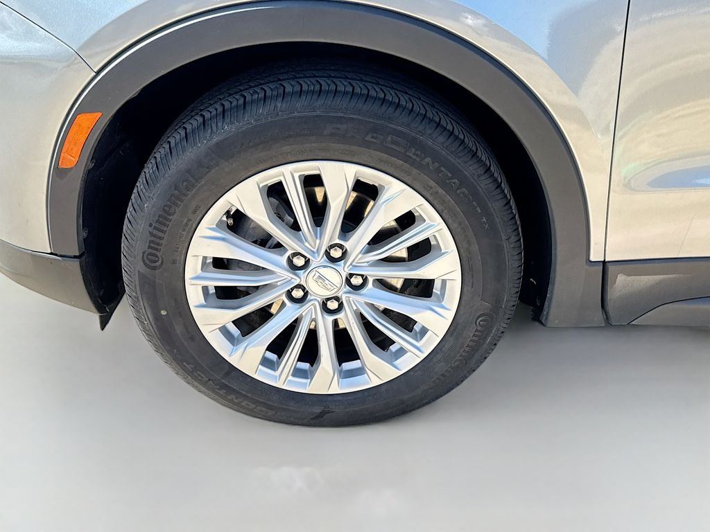Used 2024 Silver Cadillac Luxury image 28