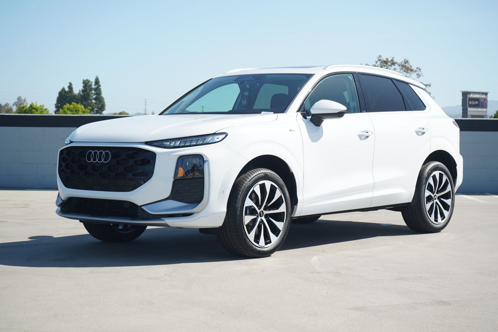 Thumbnail: 2026 Audi Q3 - 1