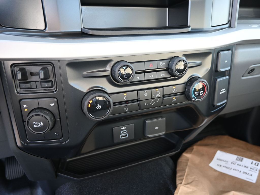 2026 Ford Super Duty F-550 DRW XL