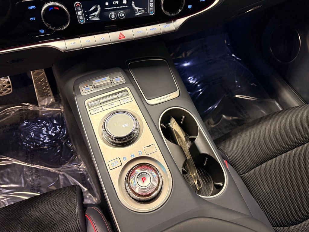 Thumbnail: 2025 Genesis GV70 - 17