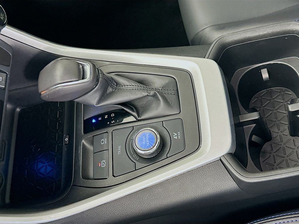 Thumbnail: 2024 Toyota RAV4 - 17