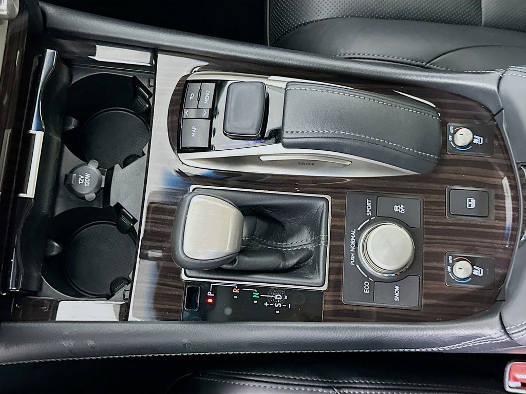 Thumbnail: 2016 Lexus LS - 15