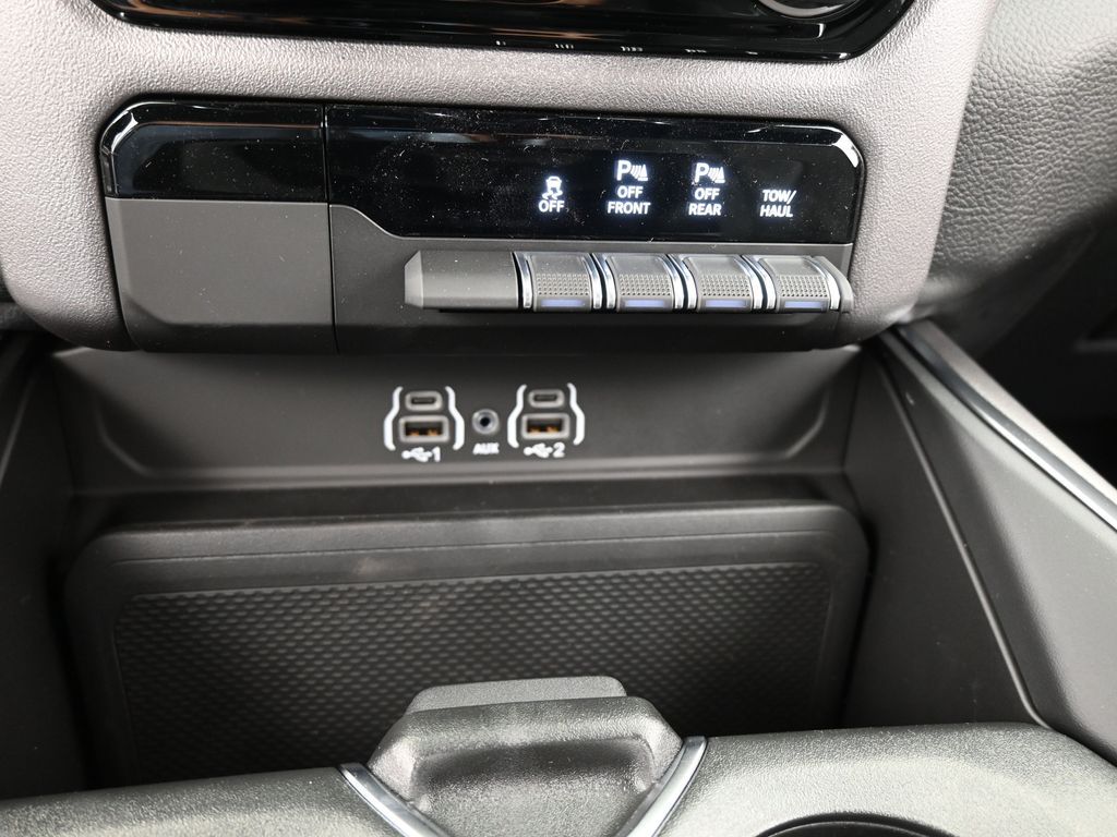 New 2026 Diamond Black Crystal Pearlcoat Ram Big Horn/Lone Star image 20