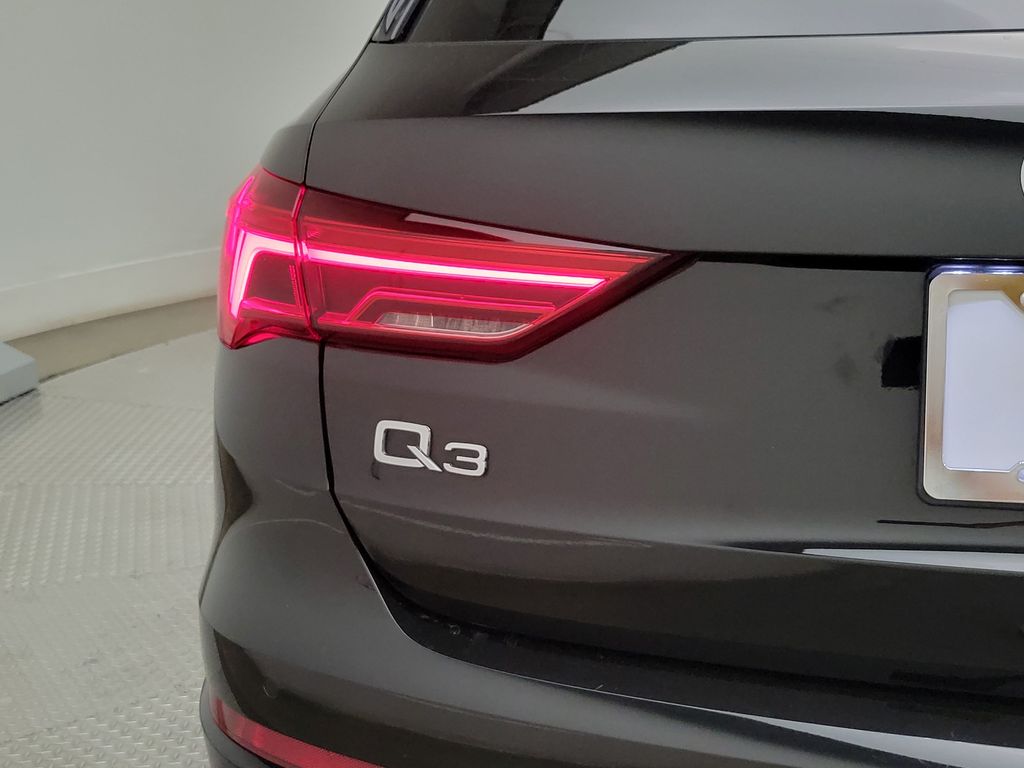Thumbnail: 2022 Audi Q3 - 9