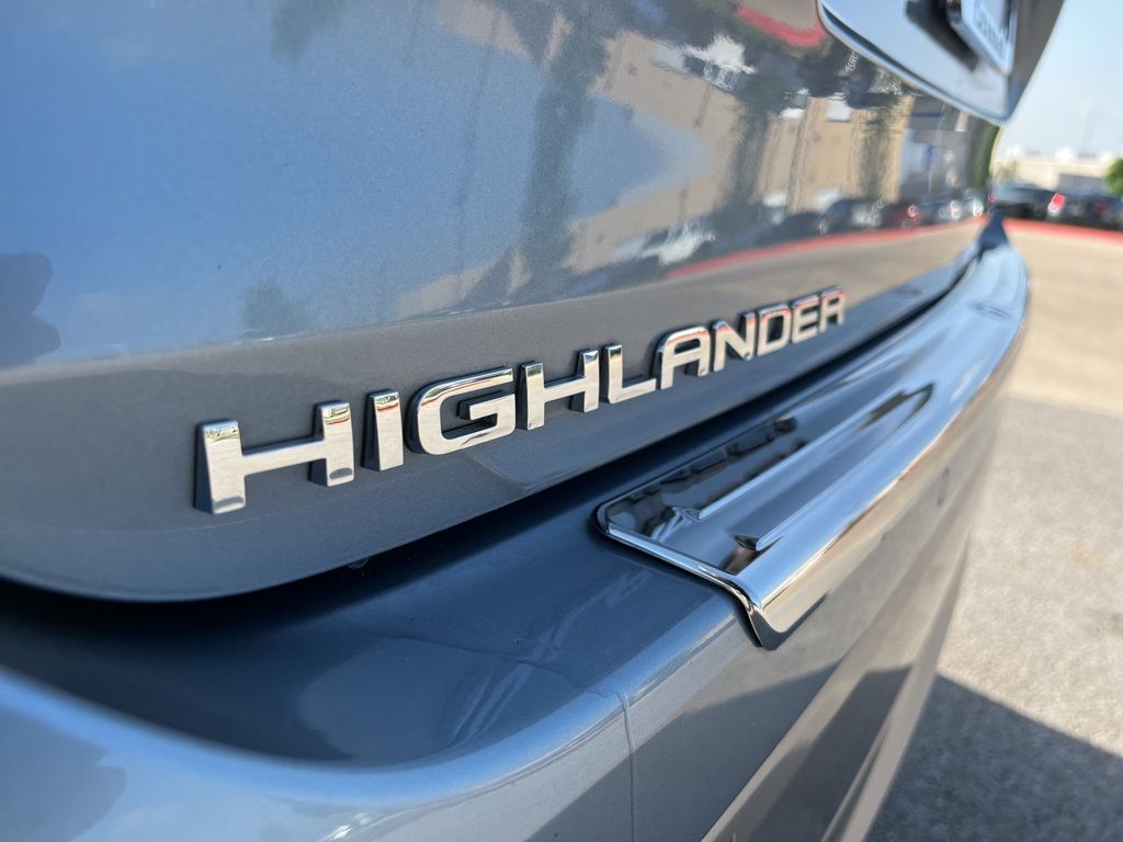 2023 Toyota Highlander Platinum 8