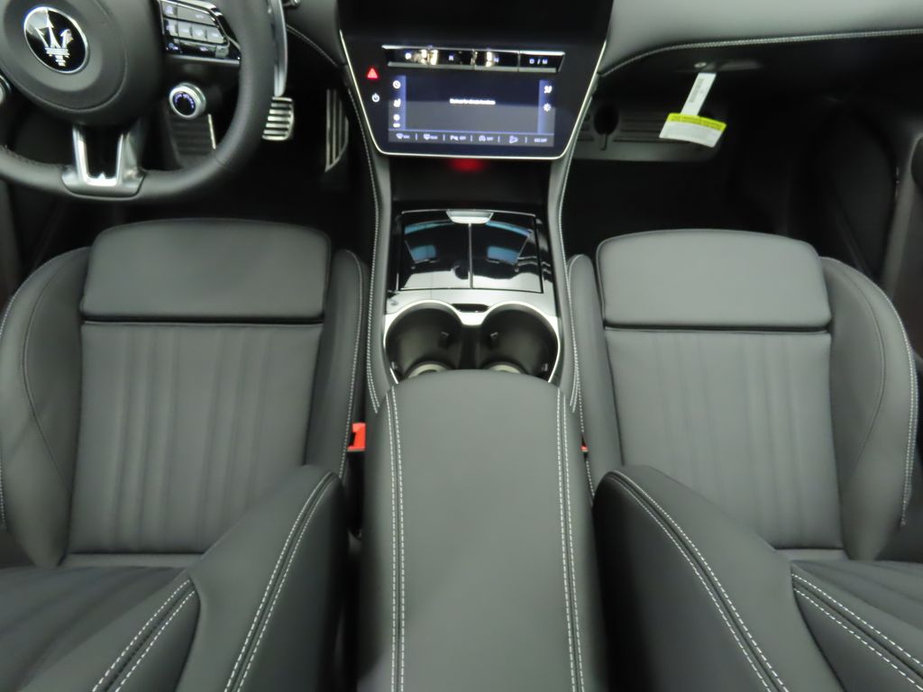 Thumbnail: 2025 Maserati Grecale - 17