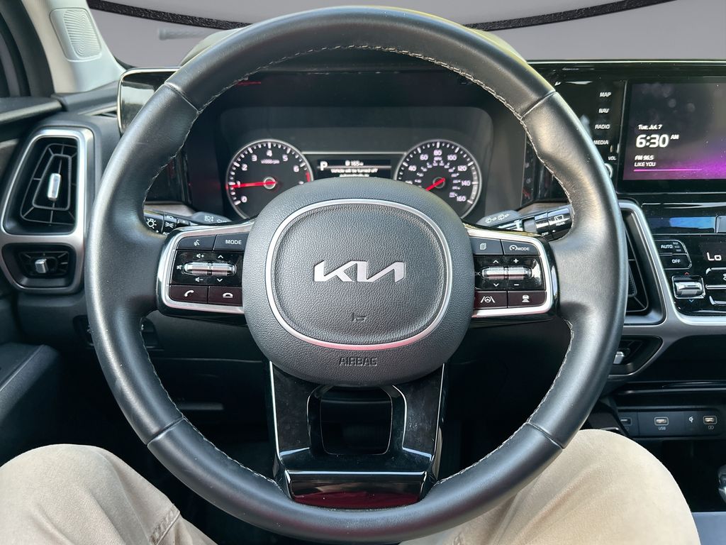 Thumbnail: 2022 Kia Sorento - 14