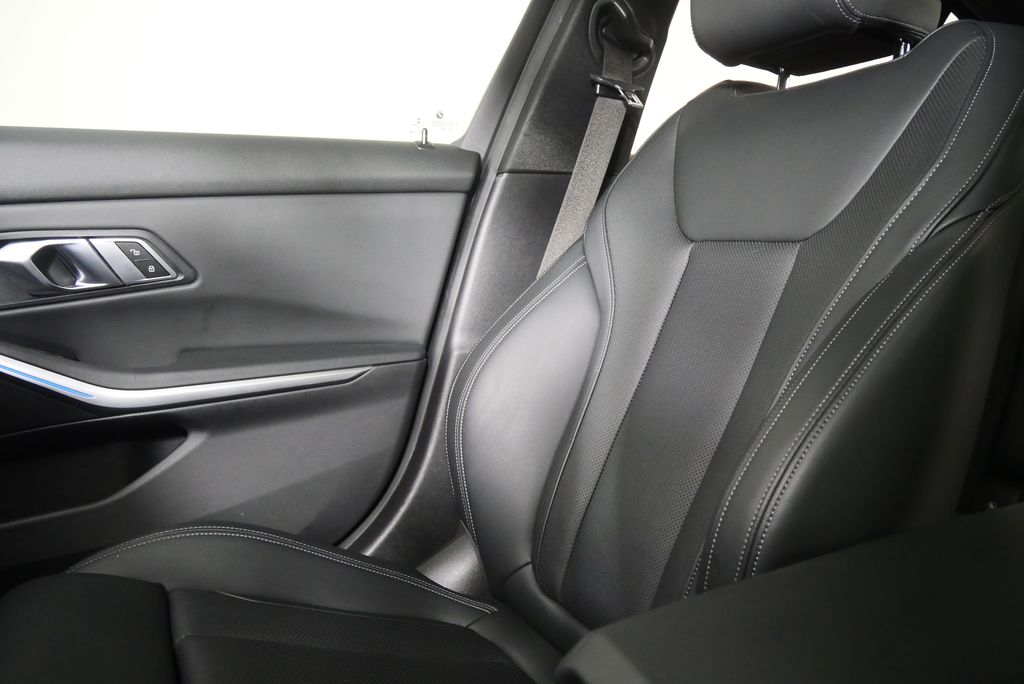 Thumbnail: 2023 BMW 3 Series - 26