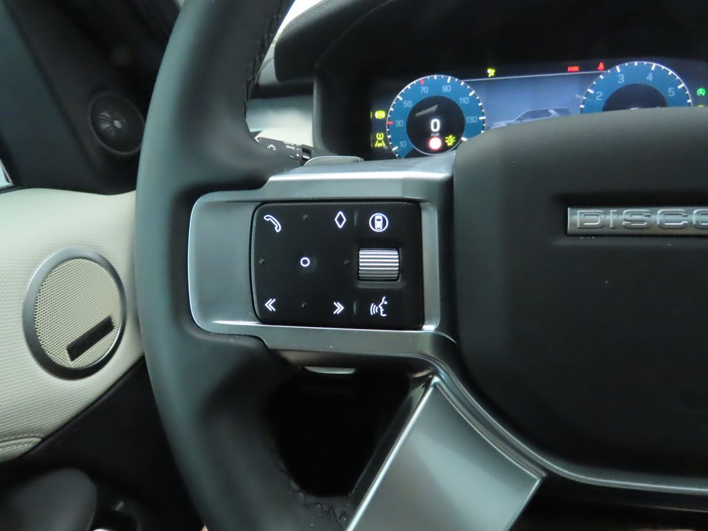 Thumbnail: 2024 Land Rover Discovery - 11