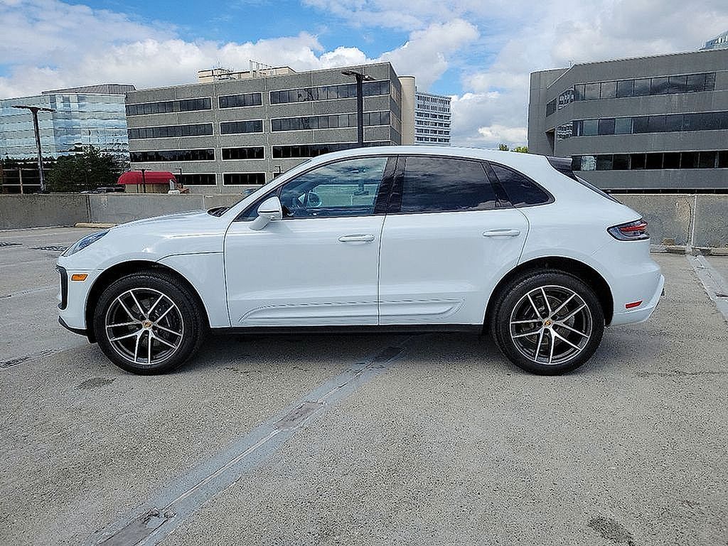 2025 Porsche Macan  2