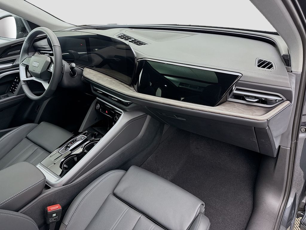 Thumbnail: 2025 Audi Q5 - 16