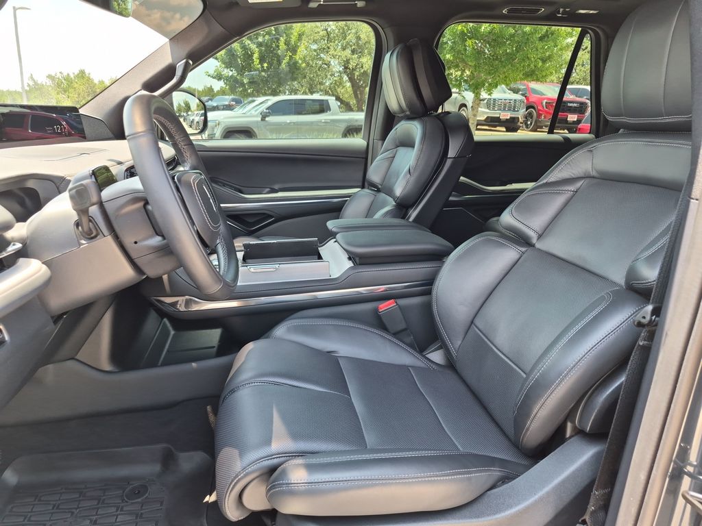 Used Car 2025 Lincoln Navigator  Reserve For Sale Under $90,000 In Austin, Texas