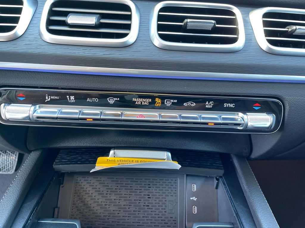 Thumbnail: 2025 Mercedes-Benz GLE - 23