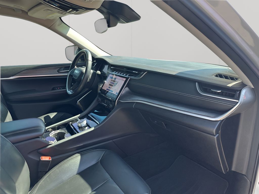 Used 2021 Silver Jeep Limited image 15