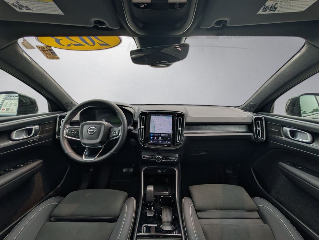Used 2023 Black Volvo Ultimate image 3