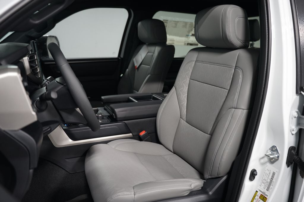 2025 Toyota Tundra SR5 28